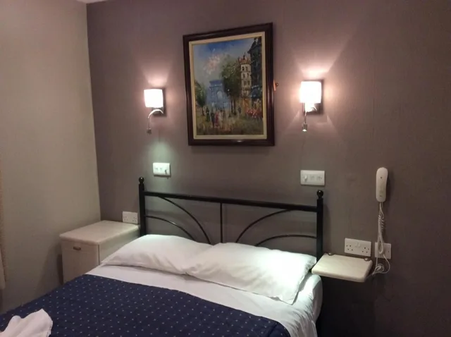 Room, Double Bed, Private Bathroom, Central Hotel 2/10