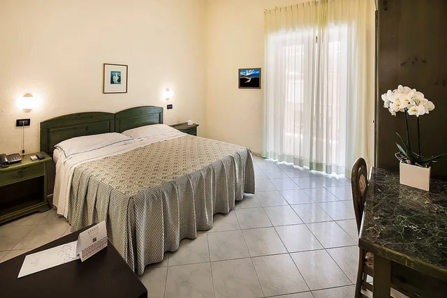 غرفة قياسية مفردة بسرير مزدوج في الملحق، Sorriso Thermae Resort and Spa 1/2