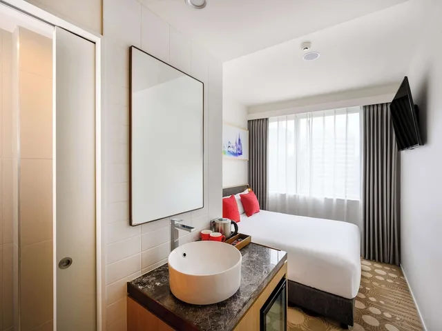 Compact, Queen Bed، Ibis Melbourne Central 3/7