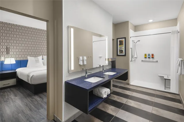 غرفة بسرير كينج، Glo Best Western Dawley Farms In Sioux Falls 6/7