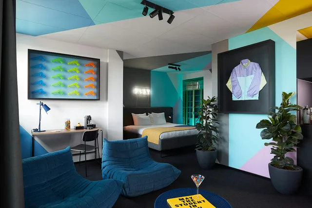 Play، The Social Hub Rotterdam 3/4