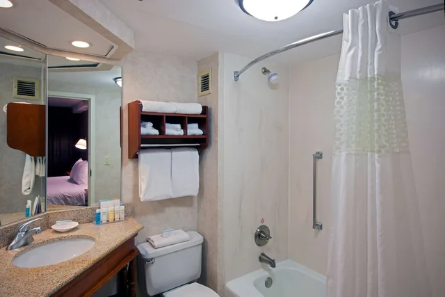 غرفة قياسية بسريرين مزدوجين، Hampton Inn West-Springfield 3/3