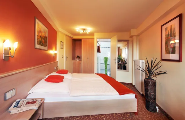غرفة كومفورت بسرير كوين، City Partner Hotel Adria 1/1