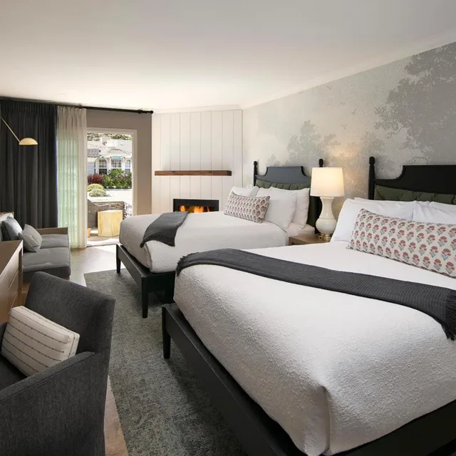 Deluxe, 2 Queen Beds, Fireside Inn On Moonstone Beach 1/6