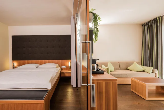 جناح جونيور بإطلالة على الجبل، Lindenhof Pure Luxury & Spa DolceVita Resort 1/8