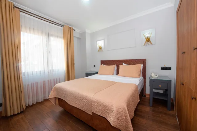 Room, Double or Twin Bed, Ramada Encore By Wyndham Kuwait Downtown 2/10