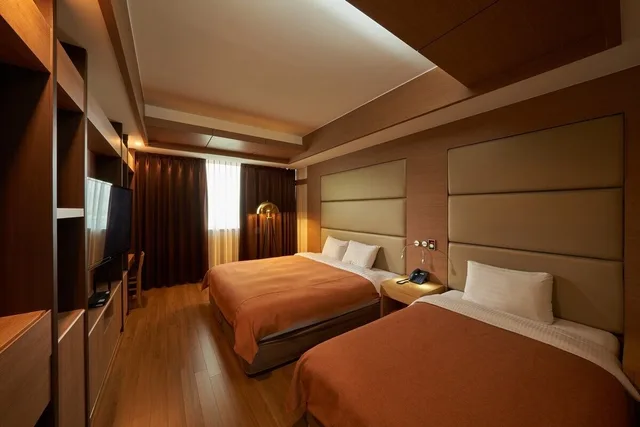 جناح ملكي بسرير كينج وسرير فردي، Gg Hotel 4/10