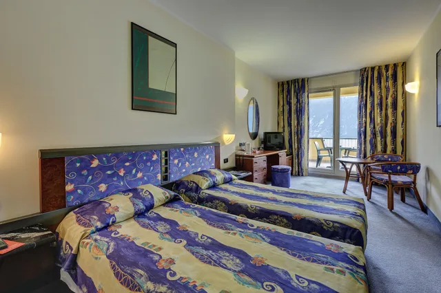 غرفة بانورامية بسرير مزدوج بإطلالة على البحيرة بشرفة، Hotel Cristina 4/10