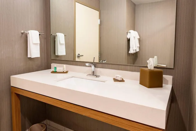 جناح بسرير كينج، Courtyard by Marriott Winston-Salem Downtown 4/4