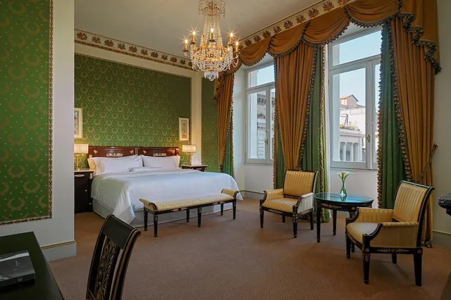 غرفة ديلوكس بسرير كينج، The Westin Excelsior Roma 3/5