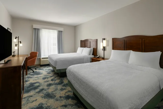 غرفة بسريرين كوين لذوي الإعاقة، Hampton Inn Seattle Everett Downtown 4/8