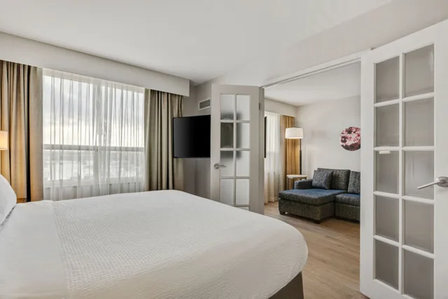 جناح بسرير كينج، Holiday Inn Ottawa Kanata 2/7