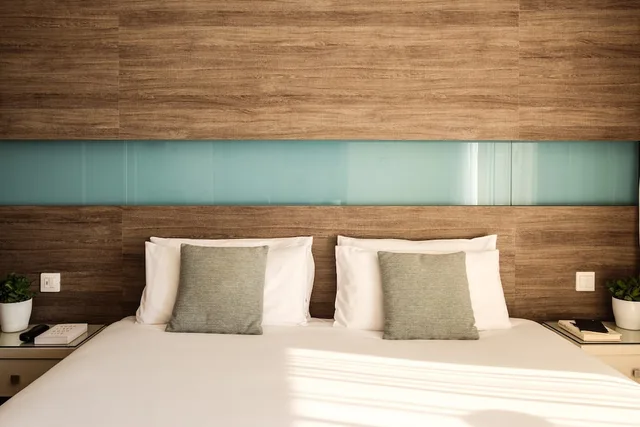 غرفة قياسية بسريرين منفصلين بإطلالة على البحر، 115 The Strand Hotel And Suites 4/7