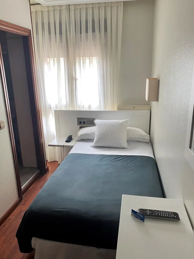 غرفة مفردة، Hotel Ovetense 7/9