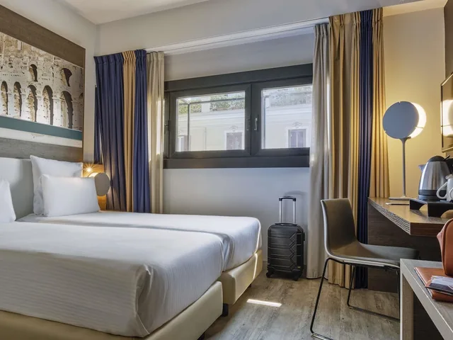 غرفة سوبيريور بسريرين منفصلين، Mercure Roma Centro Colosseo 3/10