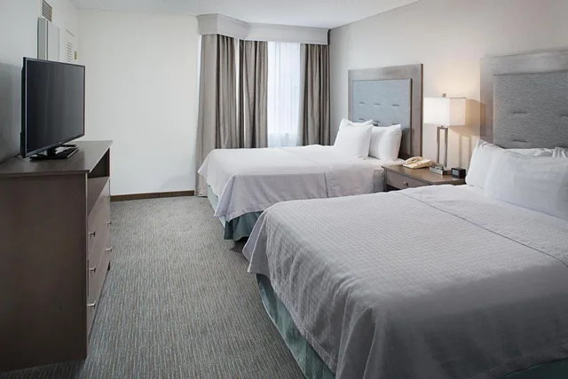 جناح بسريرين كوين بغرفة نوم واحدة مع أريكة، Homewood Suites By Hilton Albuquerque 1/2
