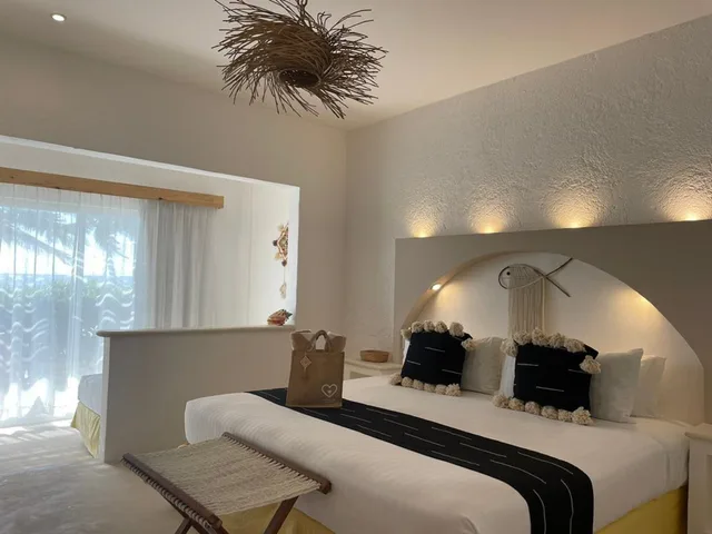 Room, Triple, King Bed, Sea View, Pavoreal Beach Resort 1/2