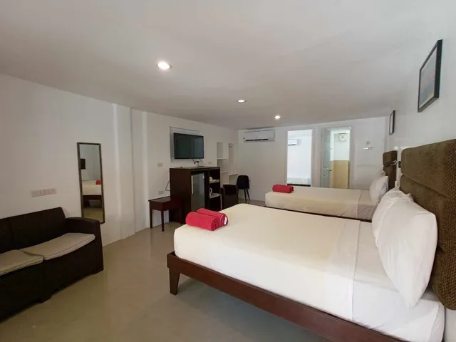 جناح جونيور بسريرين كوين، Heartland Hotel Service Rooms And Apartments 2/3