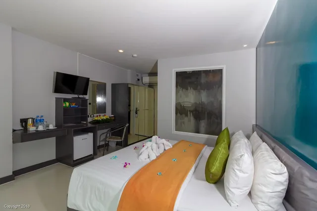 Deluxe, Double Bed, Side Sea View، MODERN LIVING HOTEL 5/10