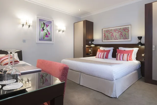 غرفة عائلية بسرير مزدوج وسريرين منفصلين، Montfleuri Hotel 4/11
