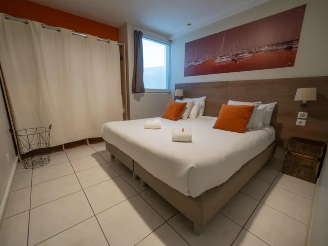 شقة بسرير كينج بشرفة مع أريكة بحوض استحمام، Best Western Hotelio Montpellier Sud 1/9