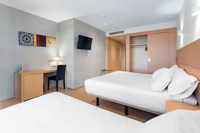 Room, Triple, 3 Beds, Sercotel Hola Tafalla 3/10