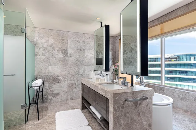 Diplomat, Suite, King Bed, Bay View, Lounge Access، Conrad Manila 5/5