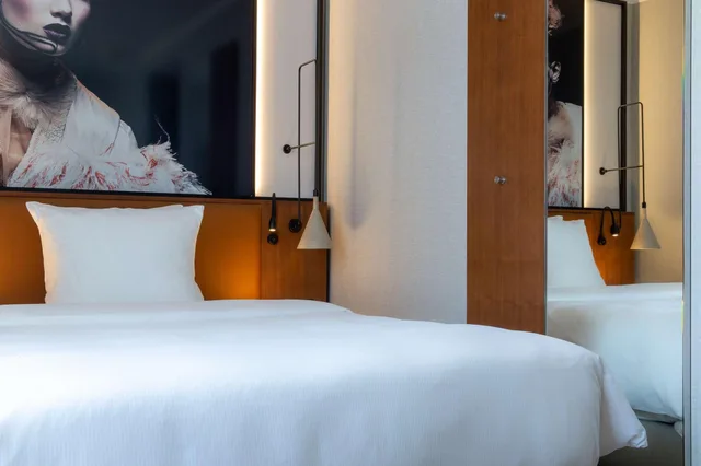 غرفة بسرير كوين، RADISSON BLU HOTEL BASEL 1/6