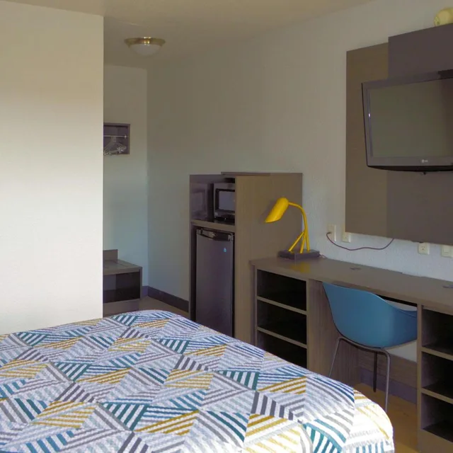 غرفة بسرير كوين لغير المدخنين، Motel6 Reno, NV - Livestock 3/7