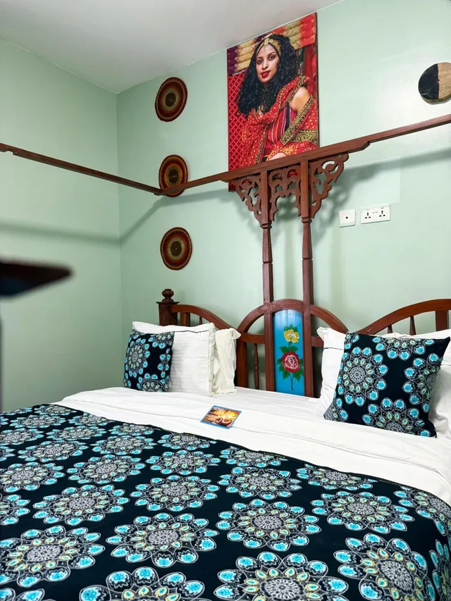جناح جونيور، Sea Crest Hotel 2/2