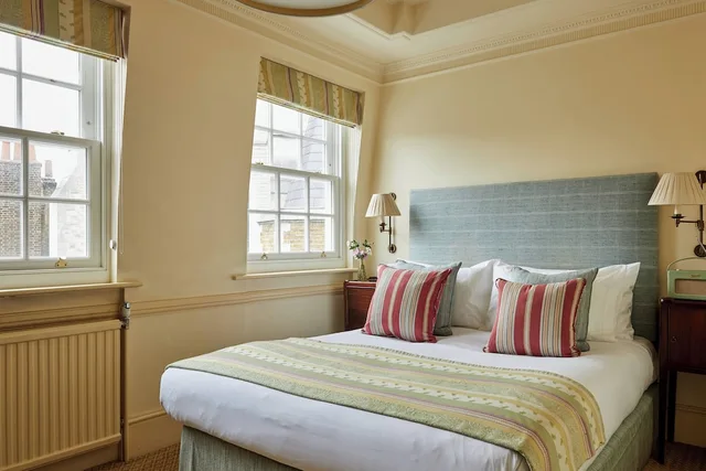 Room, Queen Bed, Durrants Hotel 1/10