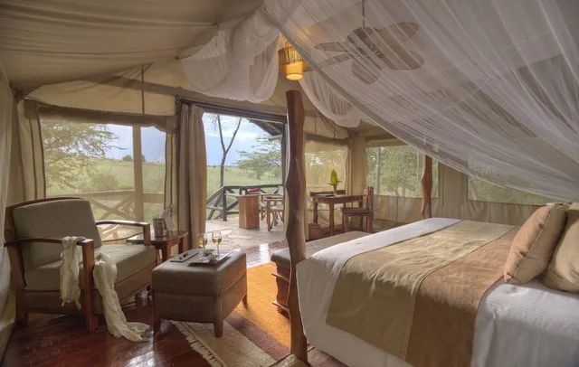 خيمة كلوب فاخرة بسرير كوين، Sarova Mara Game Camp 1/2
