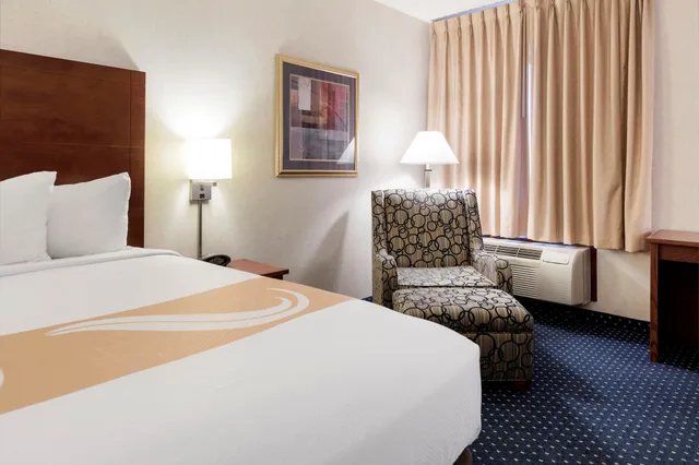 غرفة قياسية بسرير كينج، Quality Inn Auburn Hills - Detroit North 1/4