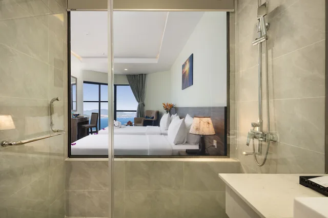 Deluxe, King Bed, Partial Sea View, Balcony, Xavia Hotel 8/9