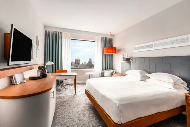 غرفة تنفيذية بسرير كينج، Hilton Rotterdam Hotel 1/3