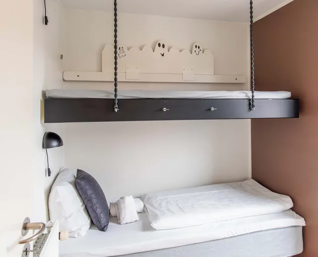 3 Bedrooms, Apartment, 1 Double and 2 Bunk Beds, Street Side View, Kolding Hotel Apartments 4/7