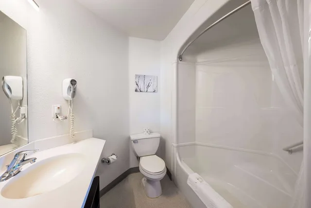 غرفة قياسية بسرير كوين، Quality Inn Yuba City/Marysville, CA 6/6