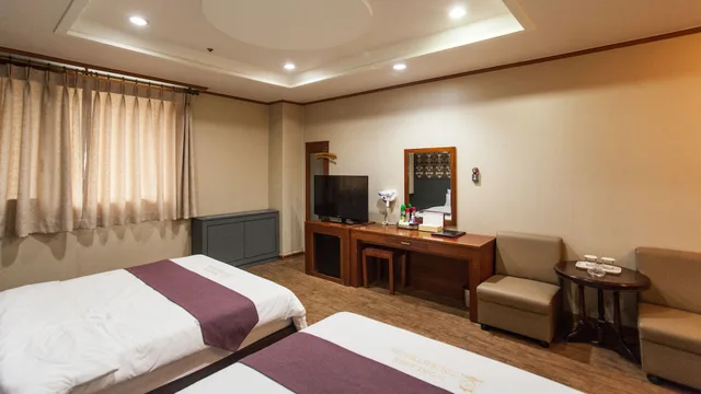 Family, 2 Double Beds, Noblesse Hotel 2/4