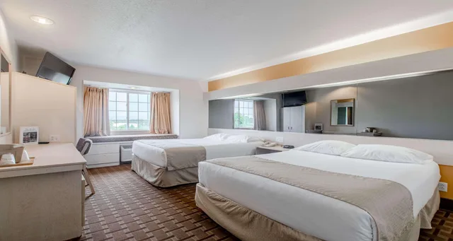 غرفة قياسية رباعية، SureStay Hotel by Best Western Christiansburg Blacksburg 2/3