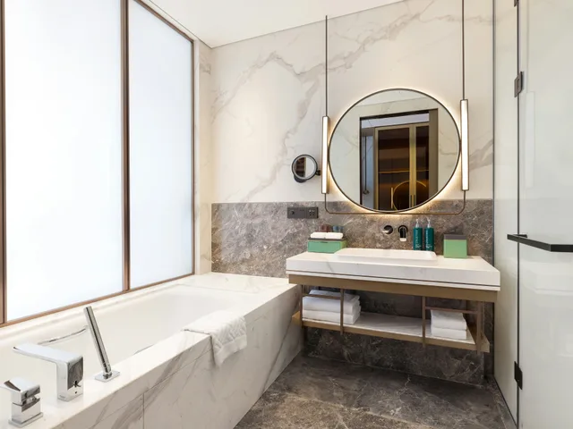 Deluxe, King Bed, Hilton Shaoxing Hotel and Residences 3/3