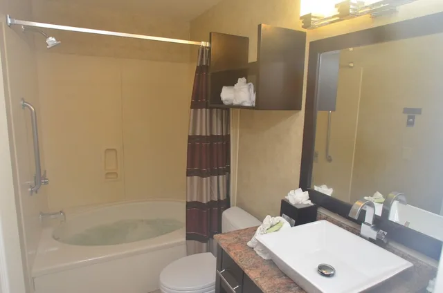 جناح بسرير كينج، Rosedale Inn 4/4
