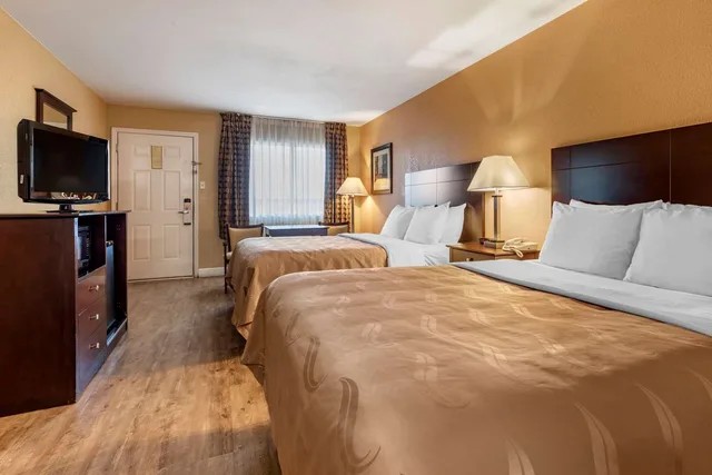 غرفة بسريرين كوين للمدخنين، Quality Inn Russellville I-40 1/4