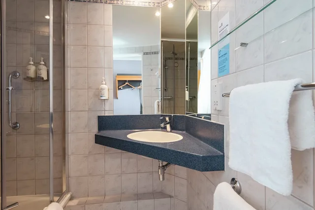 غرفة قياسية بسرير مزدوج مع أريكة، Holiday Inn Express Perth 10/10