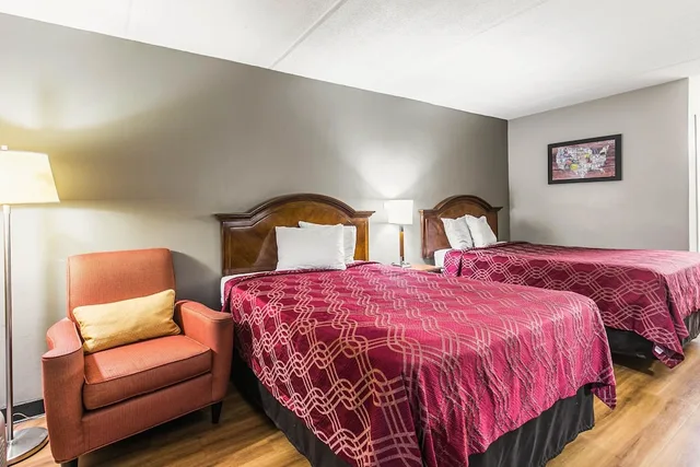 غرفة قياسية بسريرين مزدوجين، Econo Lodge Tallahassee I-10 near University 3/9