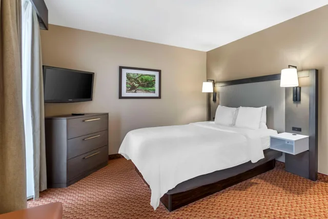جناح بسرير كينج، Best Western Plus Kendall Hotel & Suites 4/8