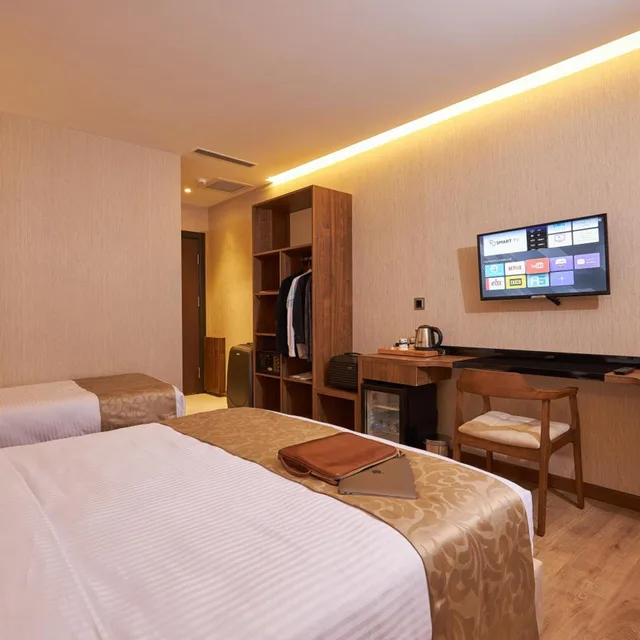 غرفة ديلوكس بسرير كينج، Operla Airport Hotels, Trademark Collection by Wyndham 3/10