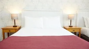 Family, 4 Beds, Lamb Hotel 1/1