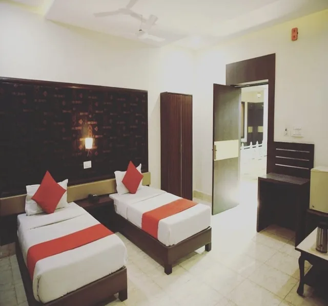 Oyo 7880 Hotel Navrang، Kota 11/28