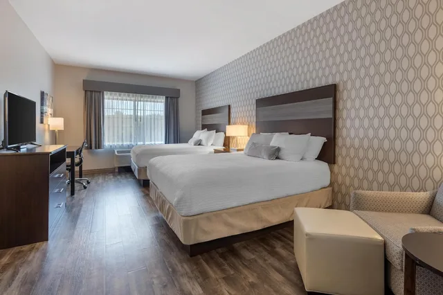 Standard, 2 Queen Beds, Best Western Plus Saint Peter 5/10