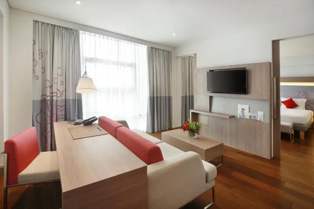 جناح تنفيذي بسرير كينج، Noble Resort Hotel Melaka 3/5